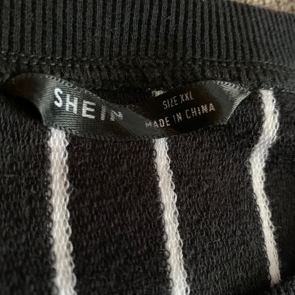 Shein Black and White Sweater - Picture 2 of 2